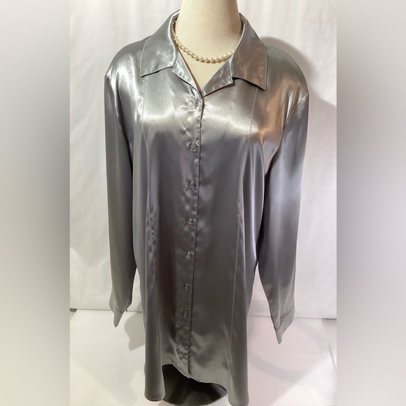 Chico’s Woman’s Sleeping Shirt Size 3 ( L-XL) Color Silver Buttons Long Sleeves - Picture 2 of 9